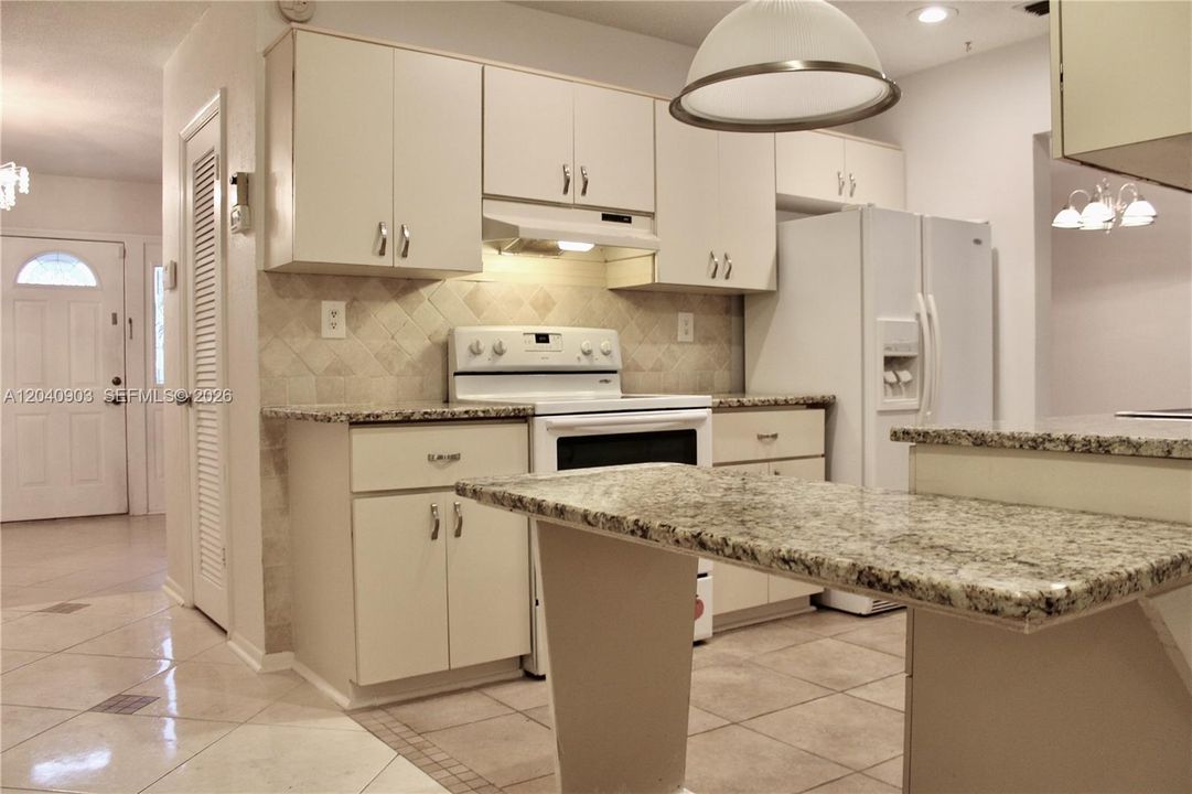 For Rent: $2,600 (2 beds, 2 baths, 1682 Square Feet)