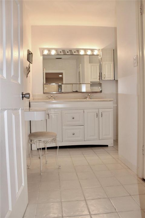 For Rent: $2,600 (2 beds, 2 baths, 1682 Square Feet)