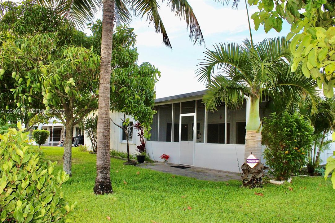 For Rent: $2,600 (2 beds, 2 baths, 1682 Square Feet)