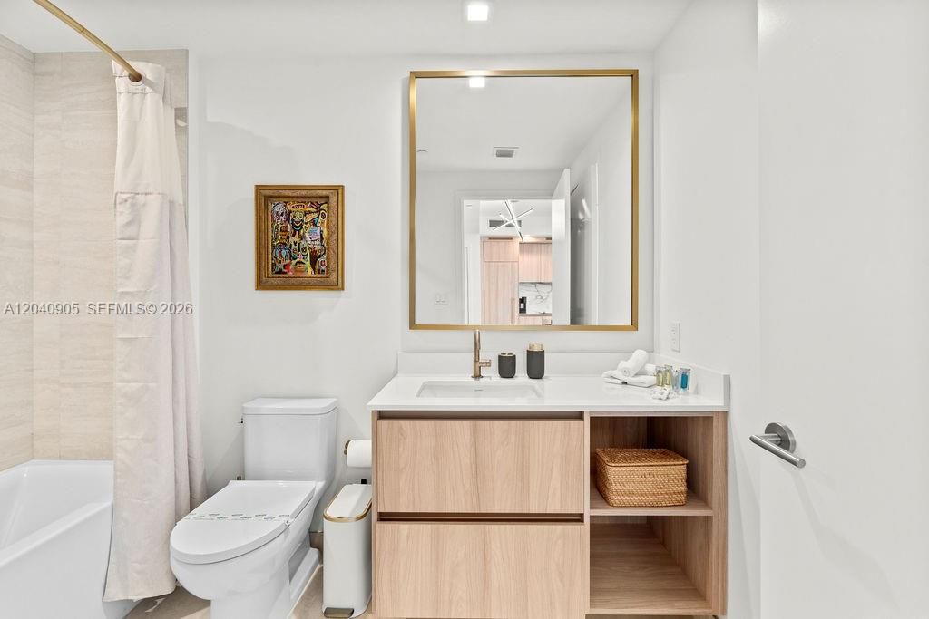 В аренду: $4,100 (1 спален, 1 ванн, 0 Квадратных фут)