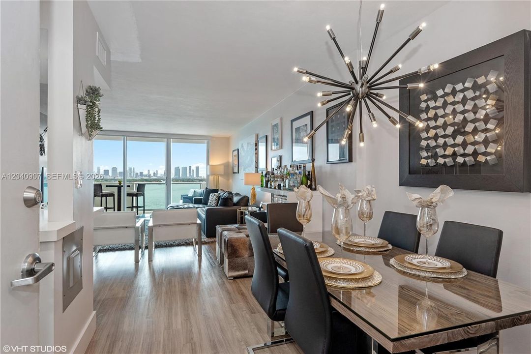 For Rent: $4,000 (1 beds, 1 baths, 837 Square Feet)