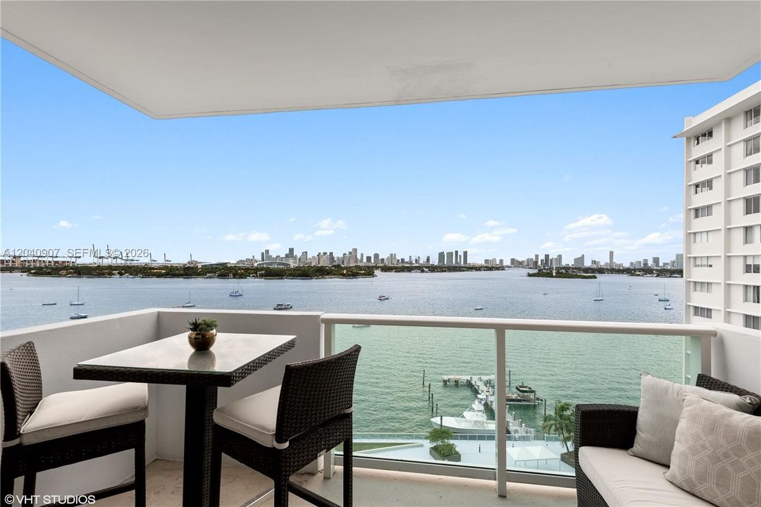For Rent: $4,000 (1 beds, 1 baths, 837 Square Feet)