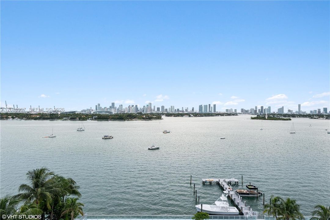 For Rent: $4,000 (1 beds, 1 baths, 837 Square Feet)