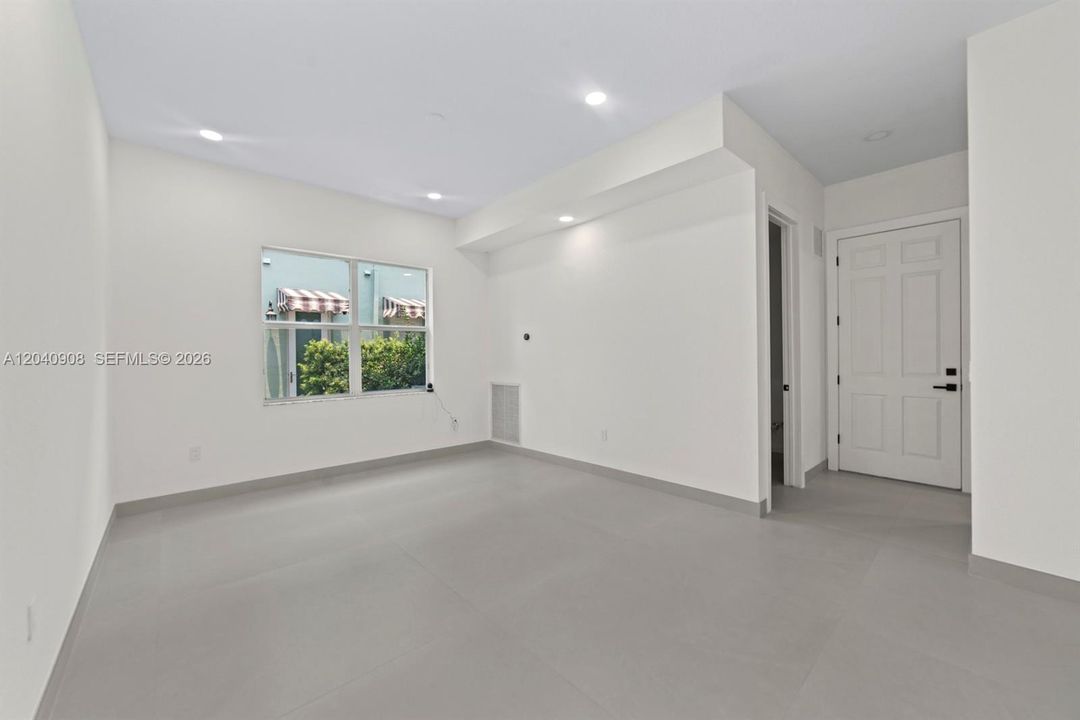 For Sale: $1,350,000 (3 beds, 2 baths, 2568 Square Feet)