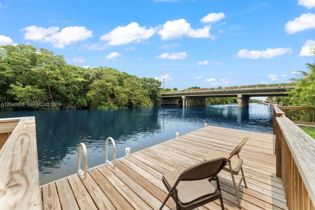 For Sale: $1,350,000 (3 beds, 2 baths, 2568 Square Feet)