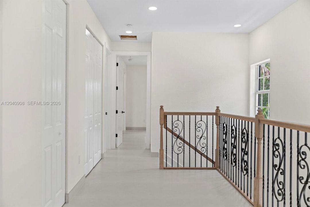 For Sale: $1,350,000 (3 beds, 2 baths, 2568 Square Feet)