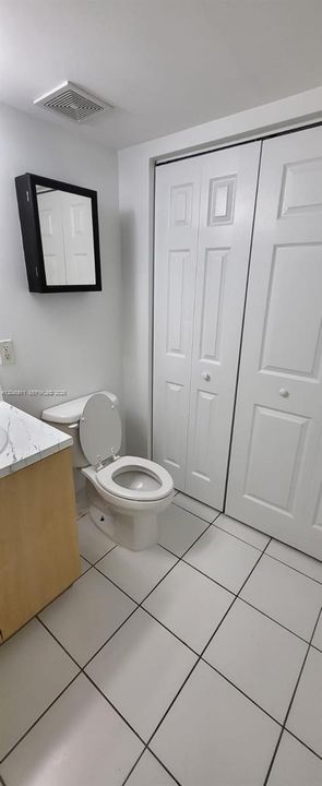 For Sale: $318,000 (1 beds, 1 baths, 859 Square Feet)