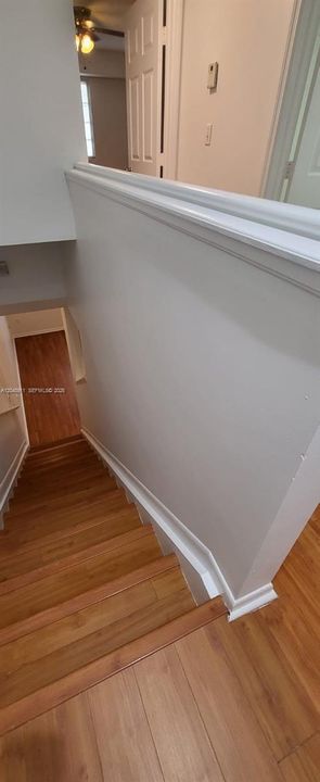 For Sale: $318,000 (1 beds, 1 baths, 859 Square Feet)