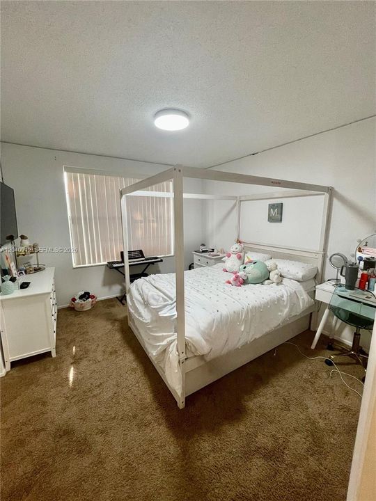 For Rent: $2,350 (3 beds, 2 baths, 1305 Square Feet)