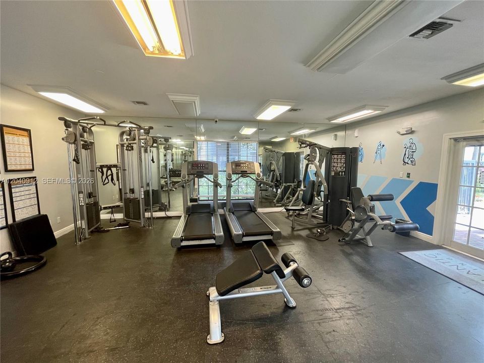 For Rent: $2,350 (3 beds, 2 baths, 1305 Square Feet)