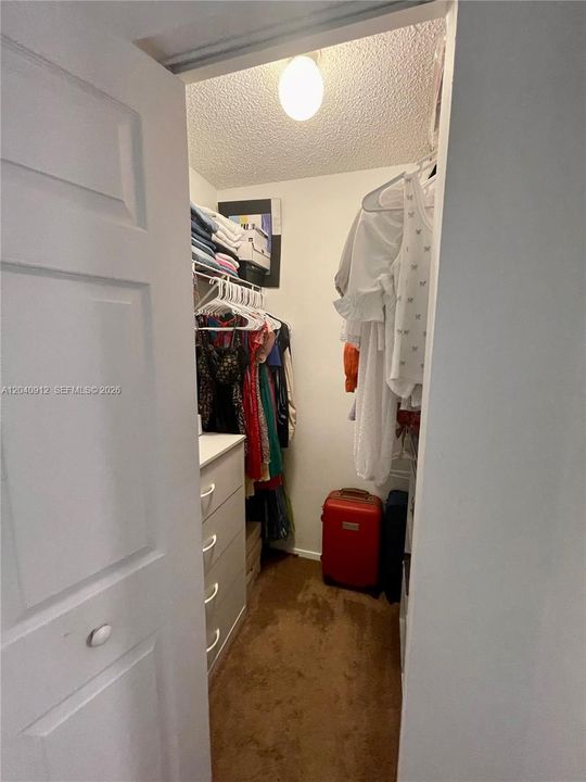 For Rent: $2,350 (3 beds, 2 baths, 1305 Square Feet)