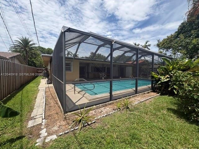 Active With Contract: $815,000 (3 beds, 2 baths, 2004 Square Feet)