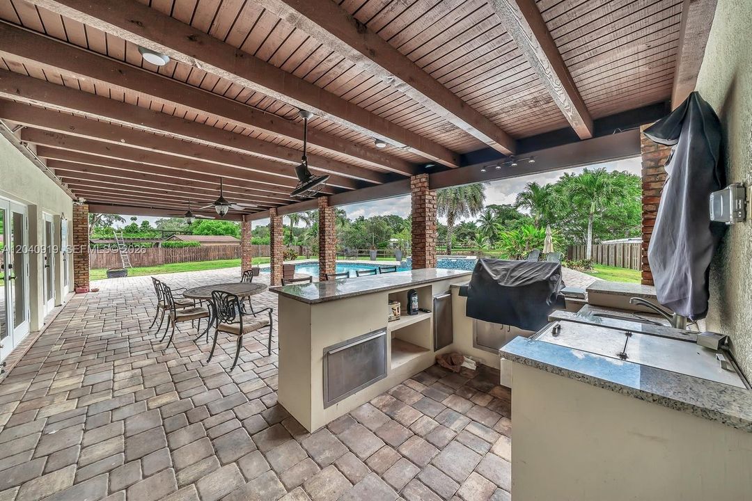 For Rent: $9,850 (3 beds, 3 baths, 2882 Square Feet)