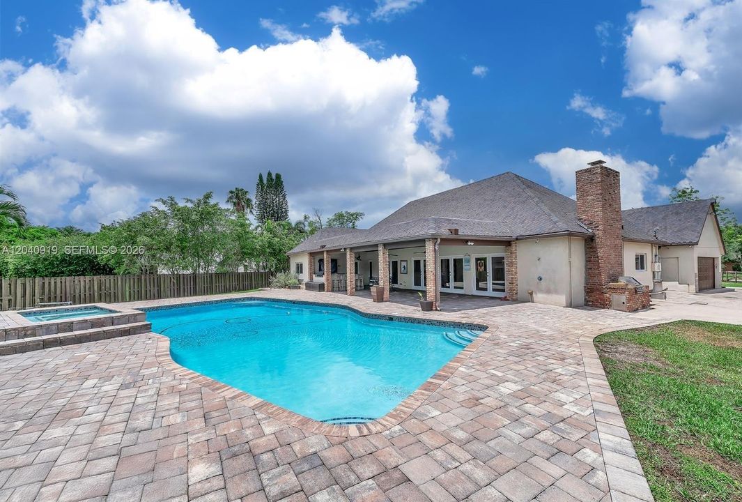 For Rent: $9,850 (3 beds, 3 baths, 2882 Square Feet)