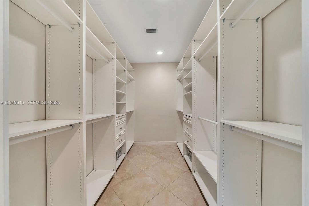 For Rent: $9,850 (3 beds, 3 baths, 2882 Square Feet)