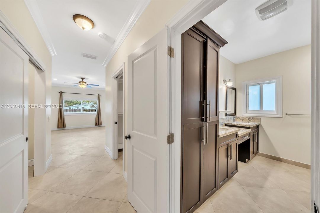 For Rent: $9,850 (3 beds, 3 baths, 2882 Square Feet)