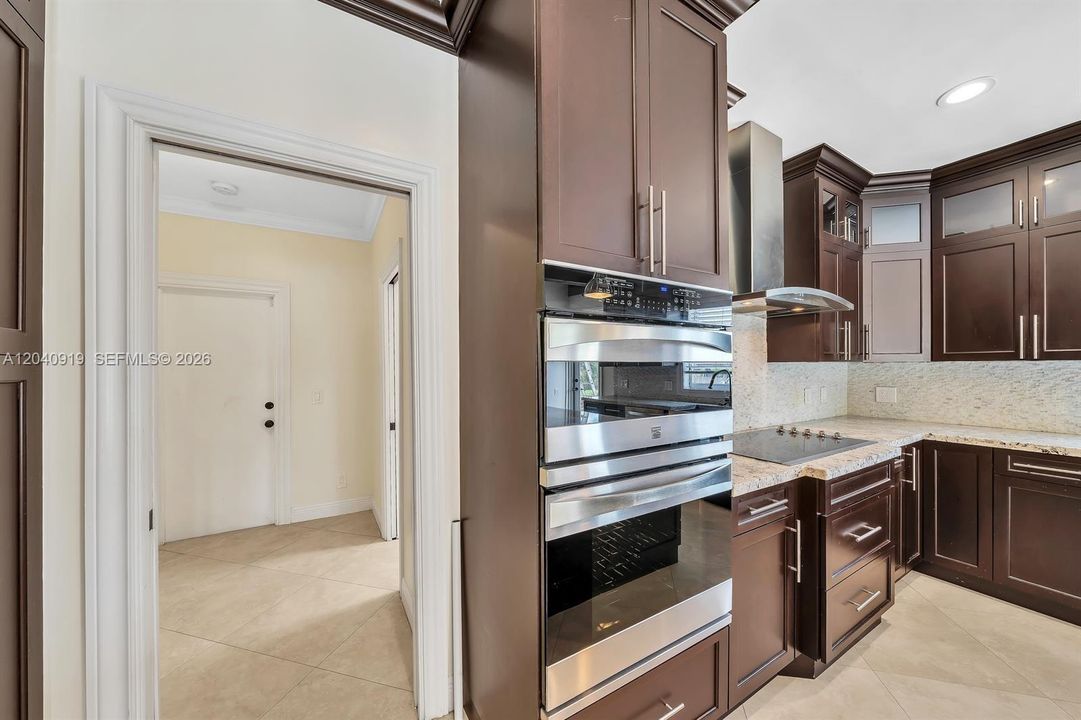 For Rent: $9,850 (3 beds, 3 baths, 2882 Square Feet)