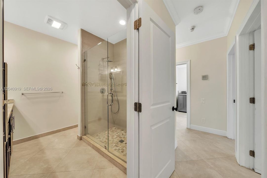 For Rent: $9,850 (3 beds, 3 baths, 2882 Square Feet)