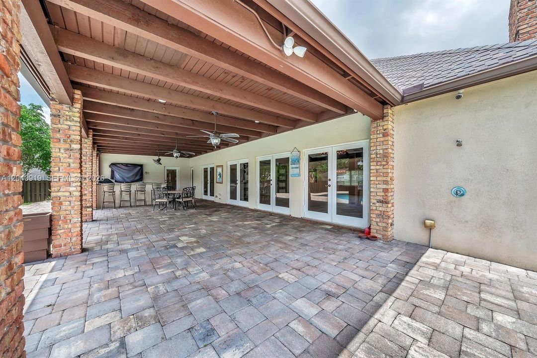 For Rent: $9,850 (3 beds, 3 baths, 2882 Square Feet)