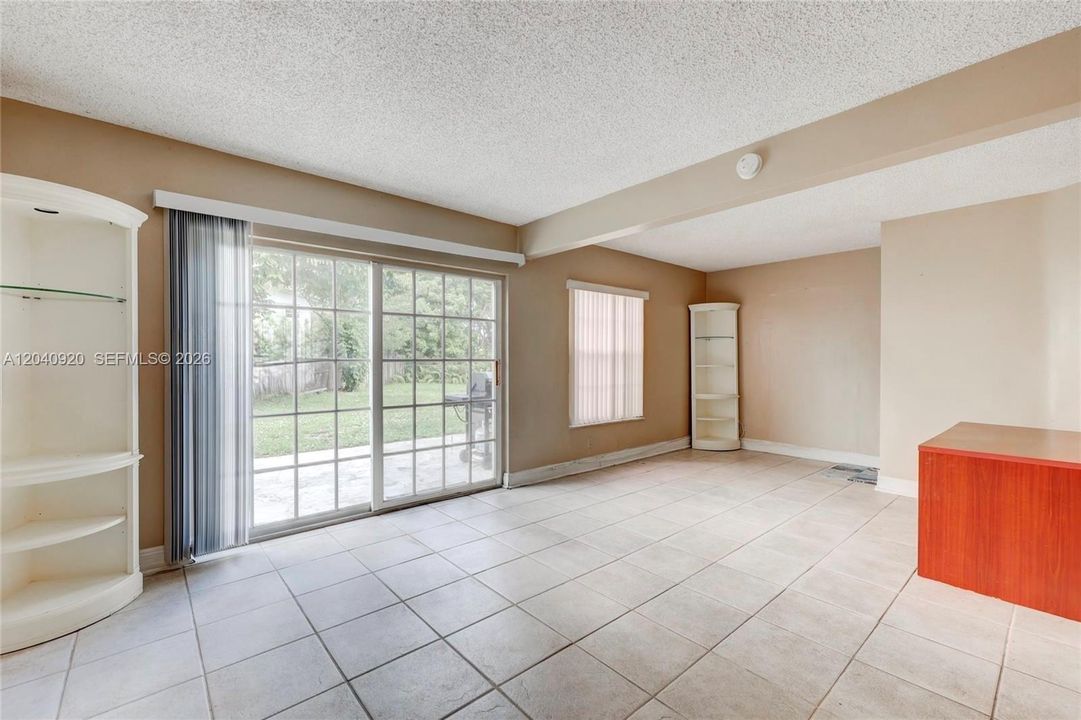 For Sale: $325,000 (3 beds, 2 baths, 1480 Square Feet)