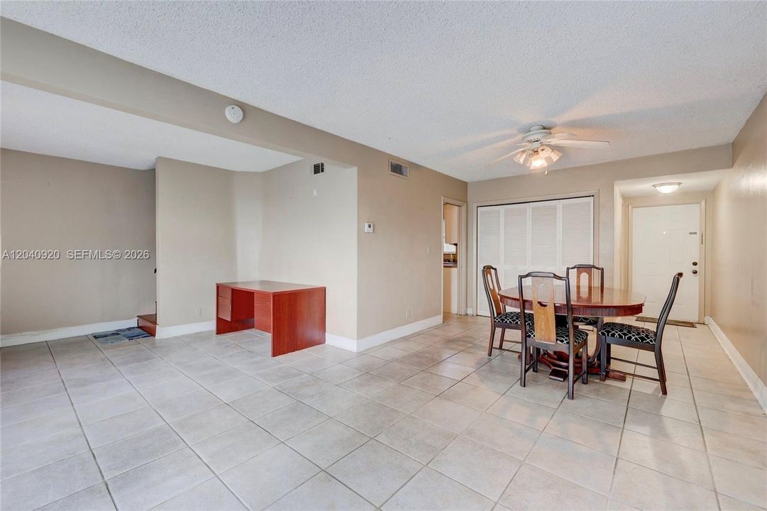 For Sale: $325,000 (3 beds, 2 baths, 1480 Square Feet)