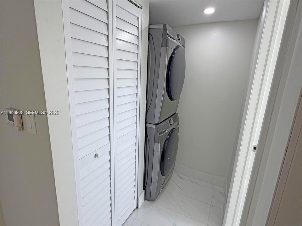 En Renta: $3,200 (3 camas, 3 baños, 1640 Pies cuadrados)