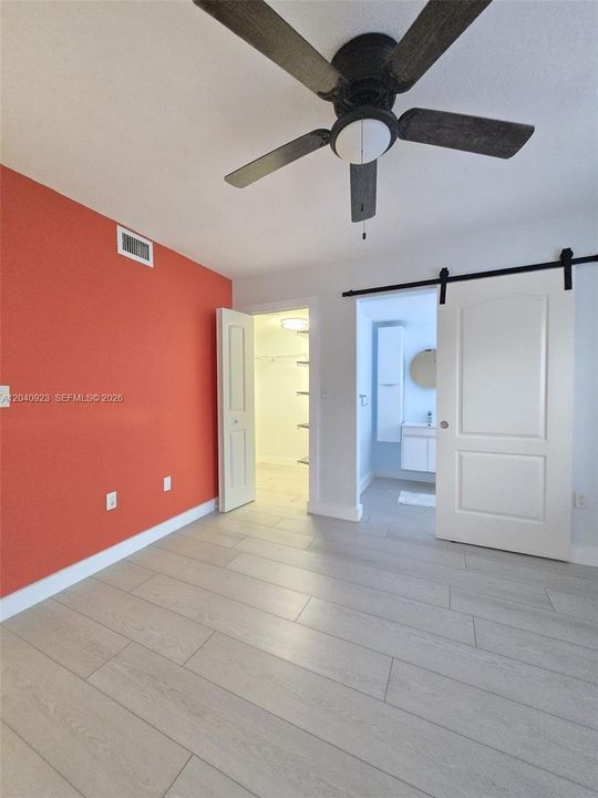 For Rent: $2,600 (2 beds, 2 baths, 926 Square Feet)