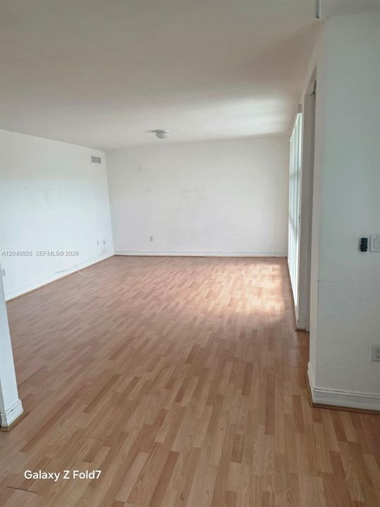 For Rent: $3,000 (2 beds, 2 baths, 1500 Square Feet)