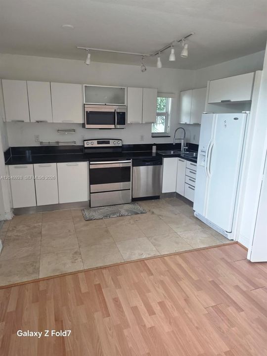 For Rent: $3,000 (2 beds, 2 baths, 1500 Square Feet)