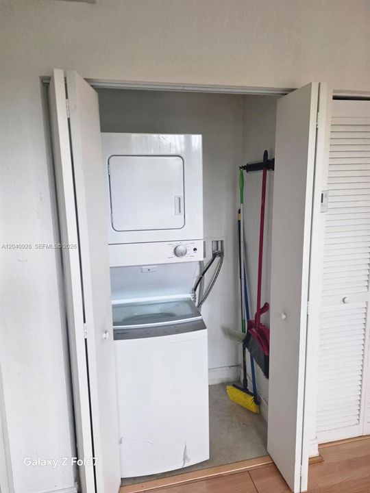 For Rent: $3,000 (2 beds, 2 baths, 1500 Square Feet)