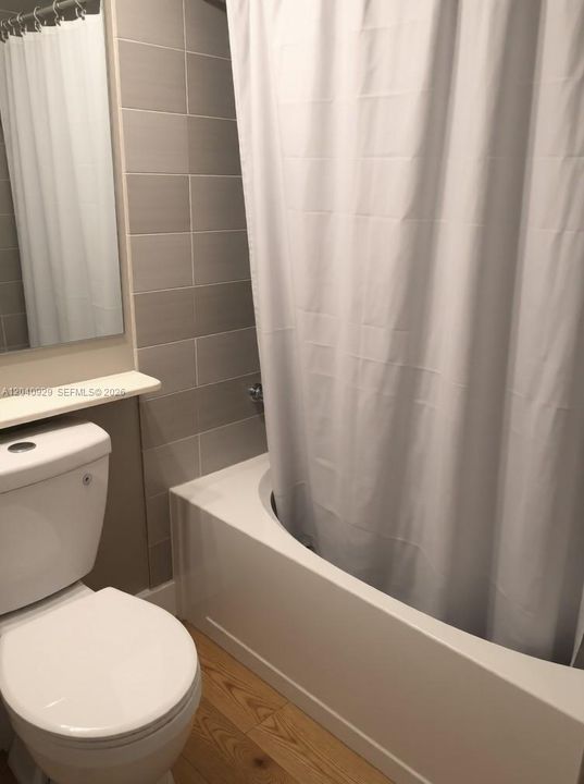 For Rent: $1,800 (2 beds, 2 baths, 934 Square Feet)
