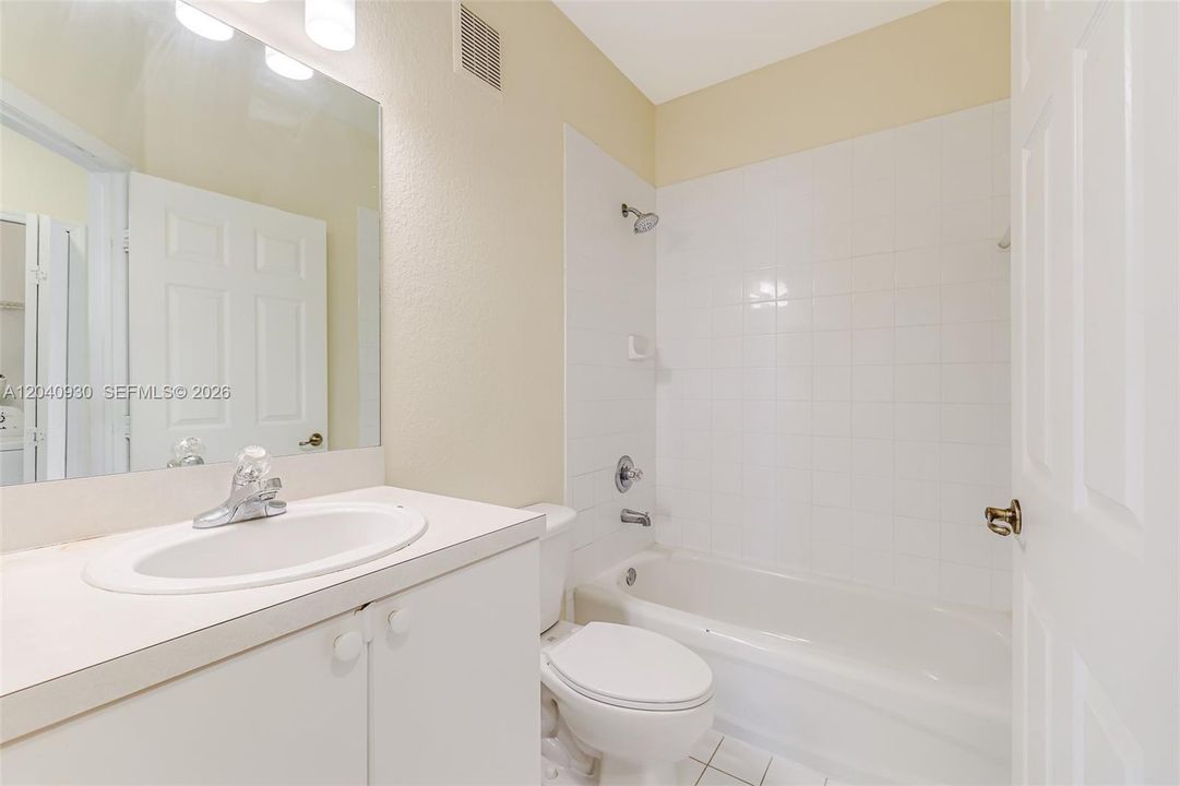 В аренду: $3,400 (3 спален, 2 ванн, 1746 Квадратных фут)