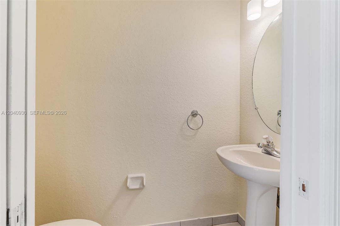 В аренду: $3,400 (3 спален, 2 ванн, 1746 Квадратных фут)