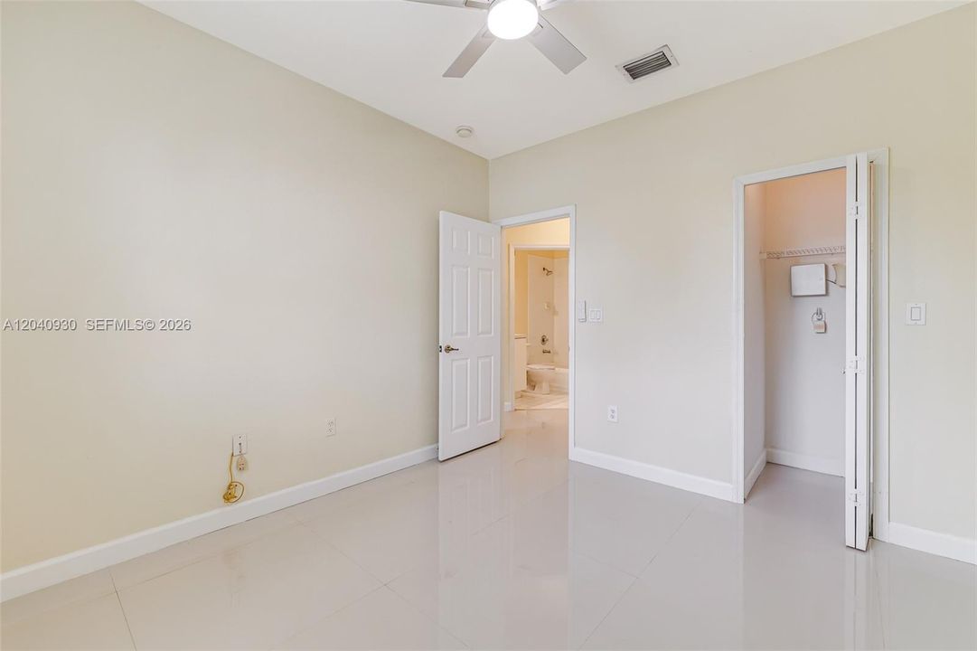 В аренду: $3,400 (3 спален, 2 ванн, 1746 Квадратных фут)