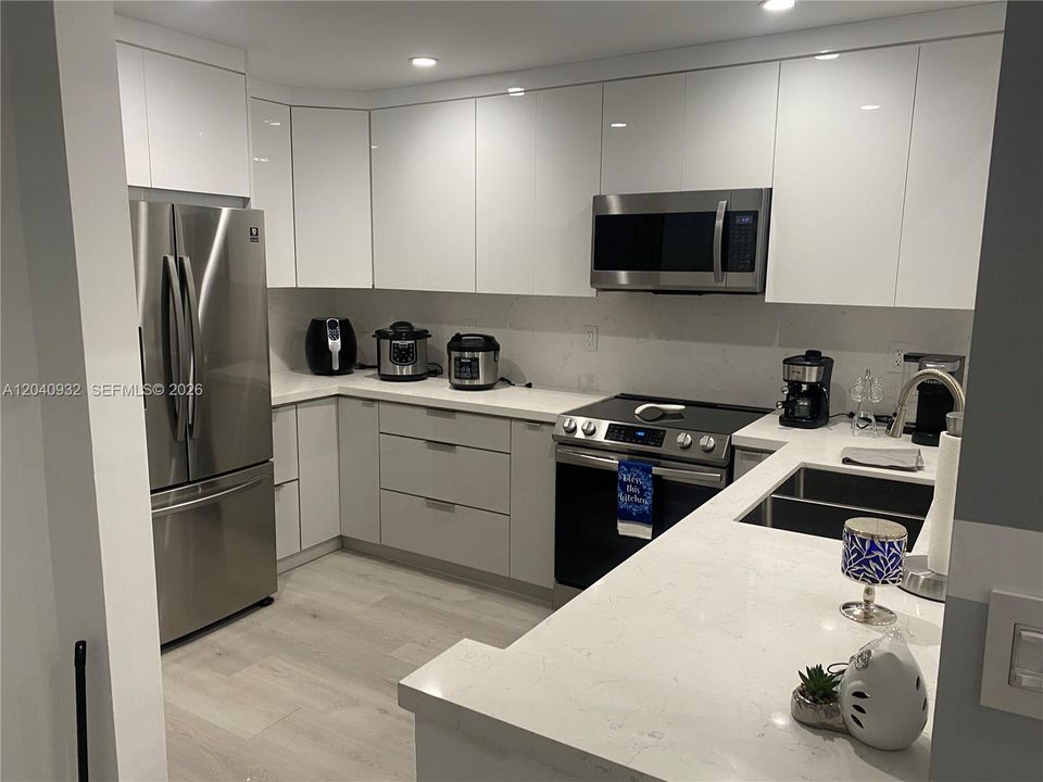 На продажу: $255,000 (1 спален, 1 ванн, 770 Квадратных фут)