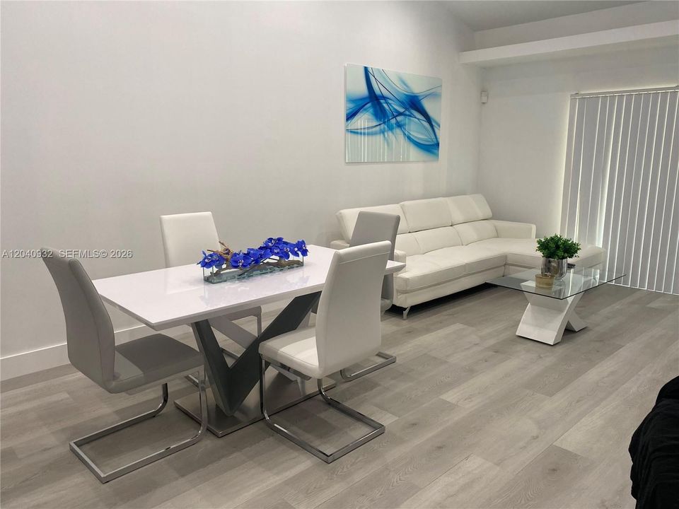 На продажу: $255,000 (1 спален, 1 ванн, 770 Квадратных фут)