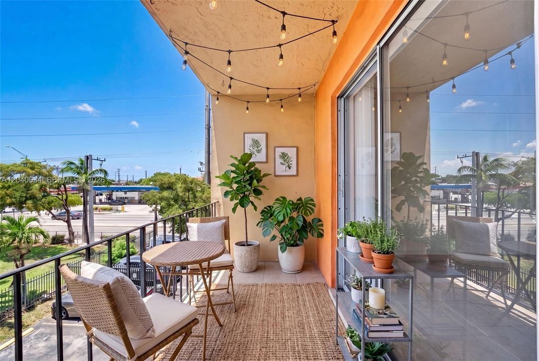 For Rent: $2,500 (3 beds, 2 baths, 1212 Square Feet)