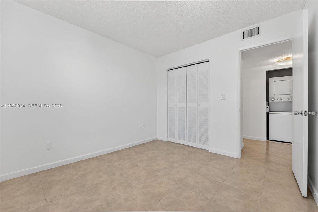 For Rent: $2,500 (3 beds, 2 baths, 1212 Square Feet)