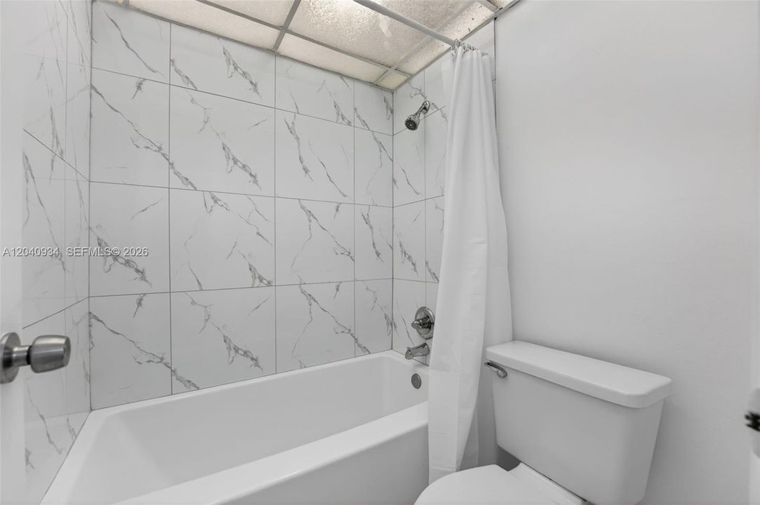 For Rent: $2,500 (3 beds, 2 baths, 1212 Square Feet)