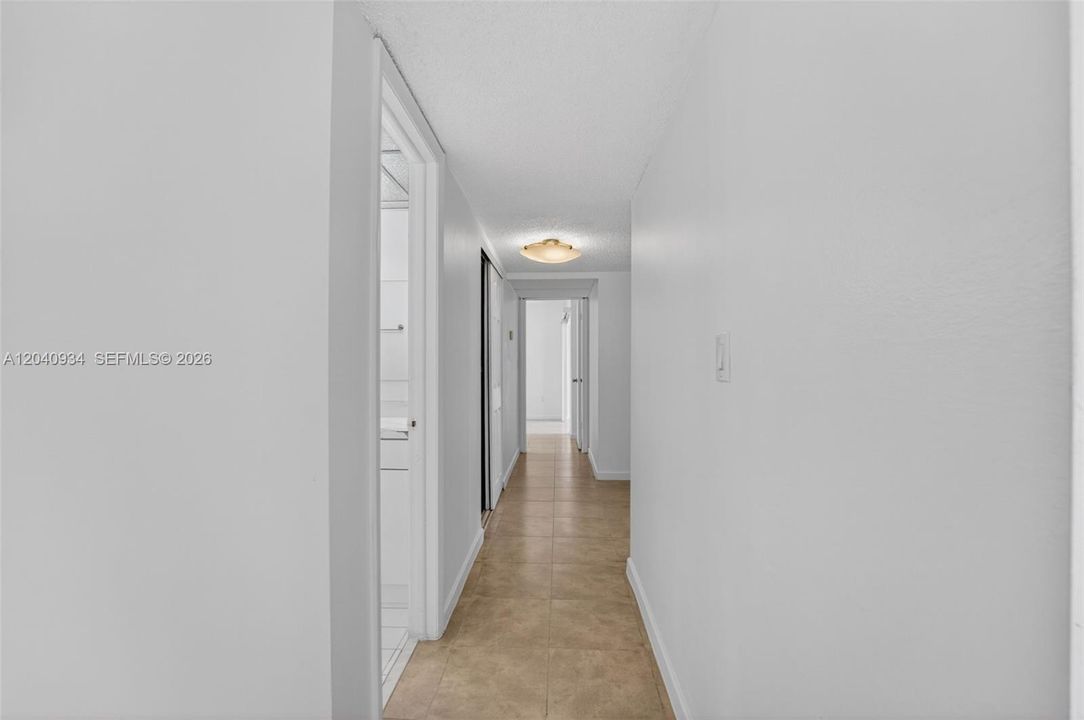 For Rent: $2,500 (3 beds, 2 baths, 1212 Square Feet)