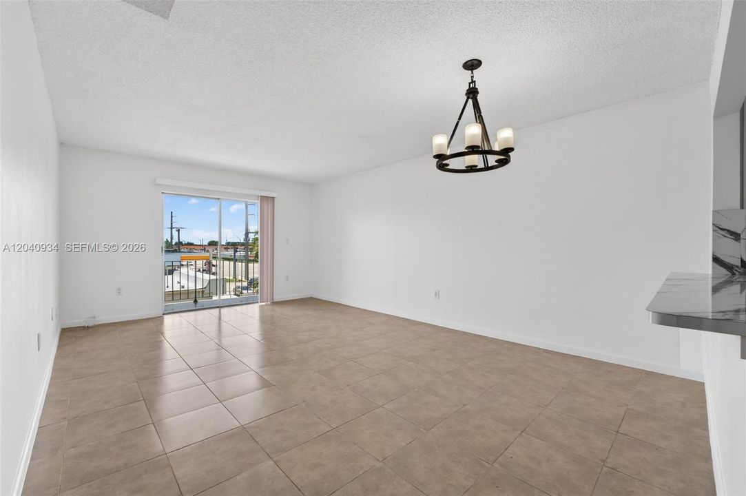 For Rent: $2,500 (3 beds, 2 baths, 1212 Square Feet)