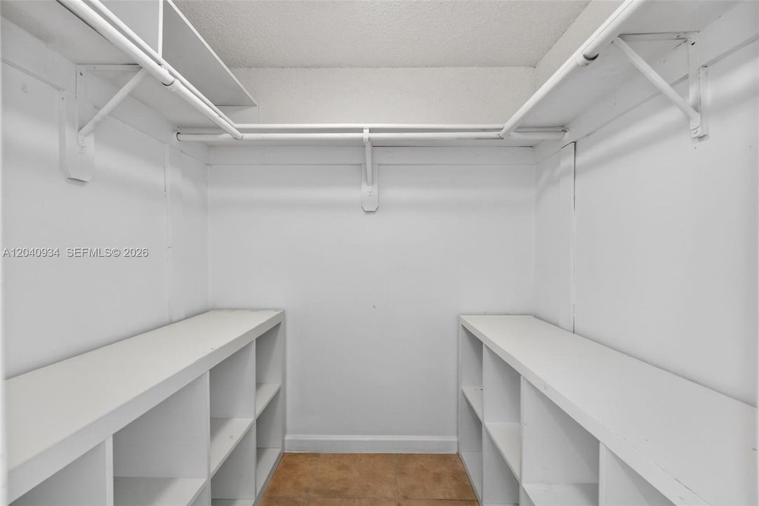 For Rent: $2,500 (3 beds, 2 baths, 1212 Square Feet)