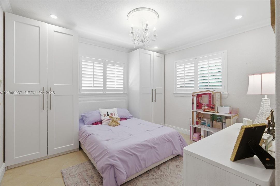 For Sale: $715,000 (3 beds, 2 baths, 1606 Square Feet)