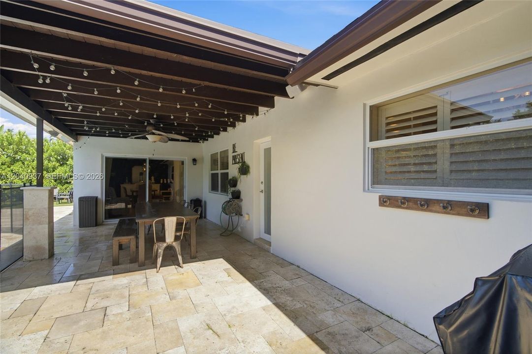 For Sale: $715,000 (3 beds, 2 baths, 1606 Square Feet)