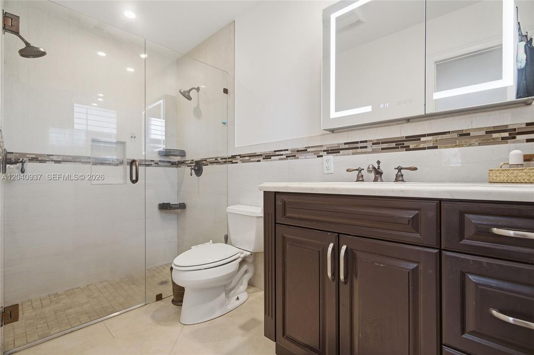 For Sale: $715,000 (3 beds, 2 baths, 1606 Square Feet)