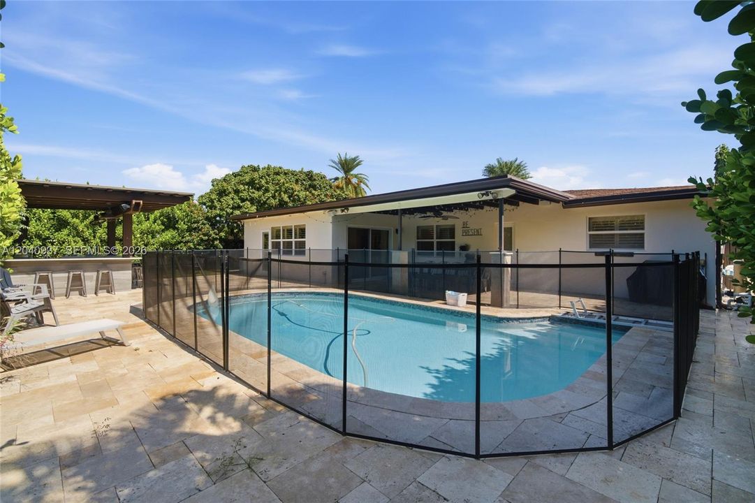For Sale: $715,000 (3 beds, 2 baths, 1606 Square Feet)