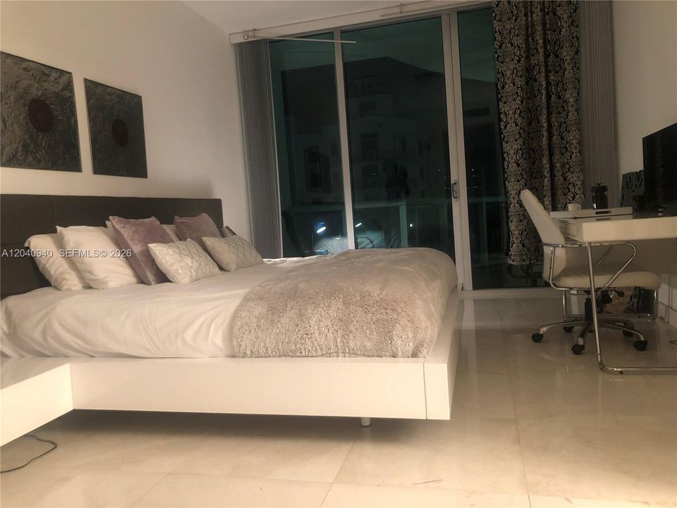 For Rent: $3,650 (2 beds, 2 baths, 1241 Square Feet)