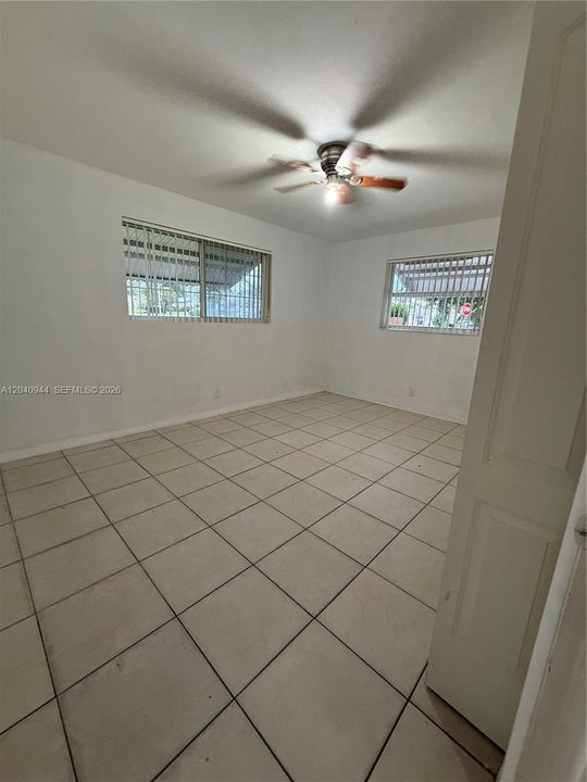 For Rent: $2,600 (3 beds, 2 baths, 1043 Square Feet)