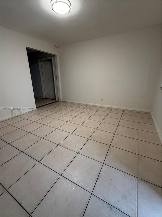 For Rent: $2,600 (3 beds, 2 baths, 1043 Square Feet)