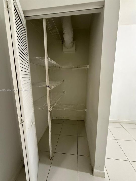 For Rent: $2,600 (3 beds, 2 baths, 1043 Square Feet)
